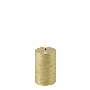 Uyuni LED Pillar Candle, lille, i farven Metallic Gold.